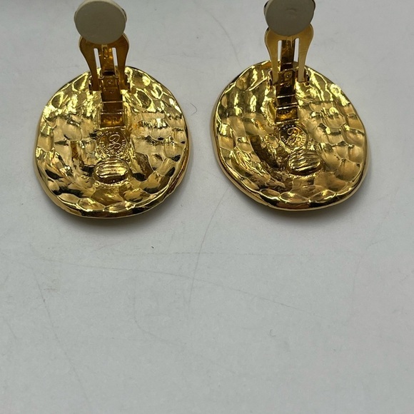 Elizabeth Taylor Rare Vintage Estate Signed AVON 1.5" 1993 Clip Earrings - Picture 14 of 14